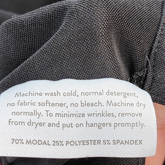 Cozy Earth Women's Cuffed Short Sleeve V-Neck Collared Shirt - XS - Picture 5 of 5